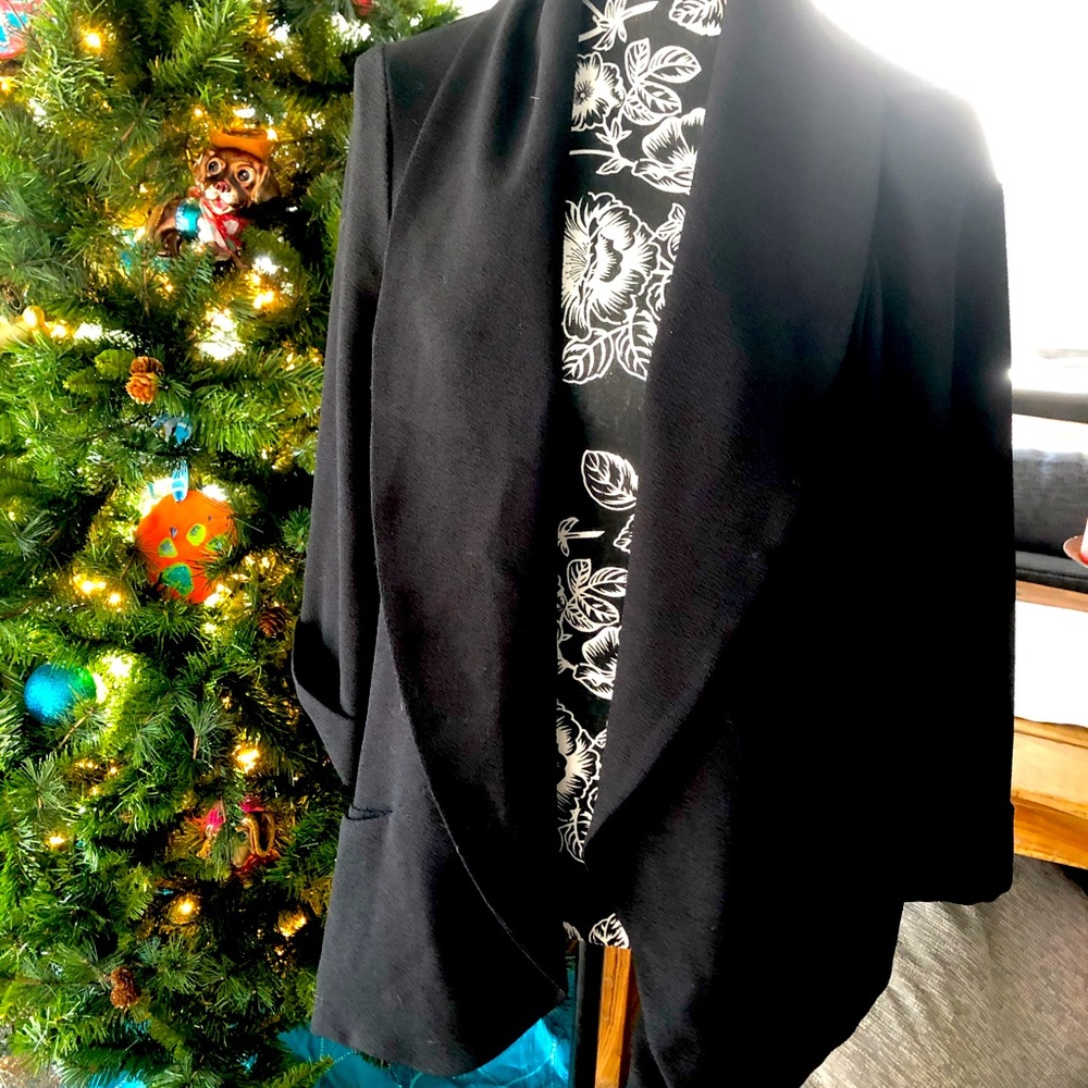 Plus size black blazer